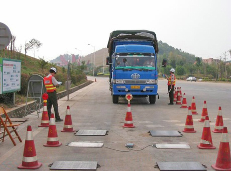 軸重秤-高速公路交警專用地磅、便攜式公路超載檢測(cè)系統(tǒng)